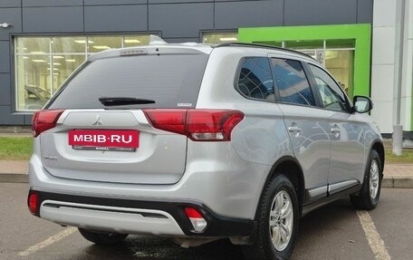 Mitsubishi Outlander III рестайлинг 3, 2022 год, 2 500 000 рублей, 5 фотография