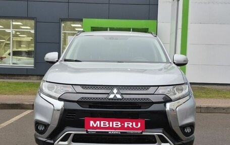 Mitsubishi Outlander III рестайлинг 3, 2022 год, 2 500 000 рублей, 2 фотография