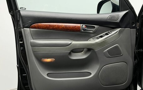 Toyota Land Cruiser Prado 120 рестайлинг, 2004 год, 1 695 000 рублей, 16 фотография