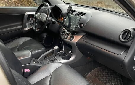 Toyota RAV4, 2006 год, 1 000 000 рублей, 12 фотография