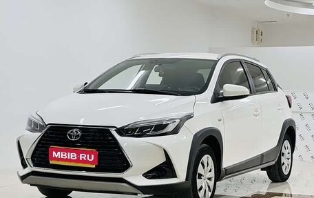 Toyota Yaris XP150 рестайлинг, 2022 год, 1 210 000 рублей, 1 фотография