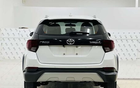 Toyota Yaris XP150 рестайлинг, 2022 год, 1 210 000 рублей, 6 фотография
