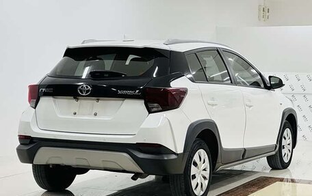 Toyota Yaris XP150 рестайлинг, 2022 год, 1 210 000 рублей, 7 фотография