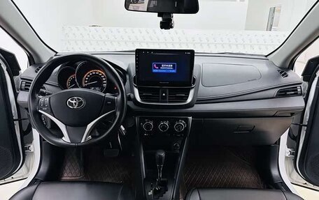 Toyota Yaris XP150 рестайлинг, 2022 год, 1 210 000 рублей, 9 фотография