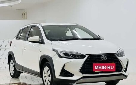 Toyota Yaris XP150 рестайлинг, 2022 год, 1 210 000 рублей, 3 фотография
