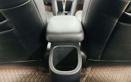 Toyota Yaris XP150 рестайлинг, 2022 год, 1 210 000 рублей, 12 фотография