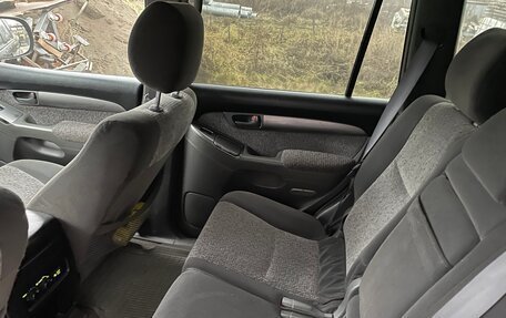 Toyota Land Cruiser Prado 120 рестайлинг, 2005 год, 1 350 000 рублей, 8 фотография