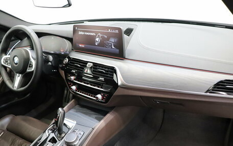 BMW 5 серия, 2020 год, 5 890 000 рублей, 15 фотография