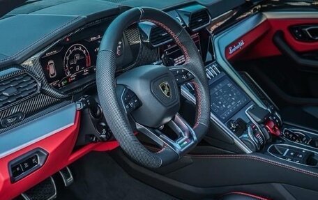 Lamborghini Urus I, 2024 год, 31 000 000 рублей, 7 фотография