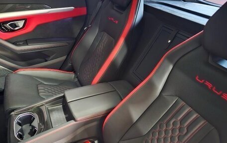 Lamborghini Urus I, 2024 год, 31 000 000 рублей, 9 фотография