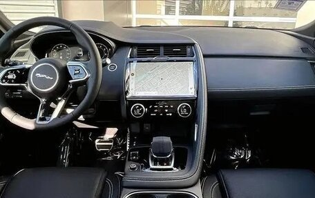 Jaguar E-Pace, 2024 год, 6 150 000 рублей, 5 фотография