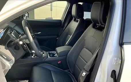 Jaguar E-Pace, 2024 год, 6 150 000 рублей, 9 фотография