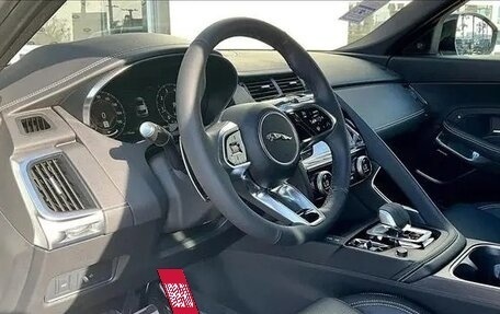 Jaguar E-Pace, 2024 год, 6 150 000 рублей, 6 фотография