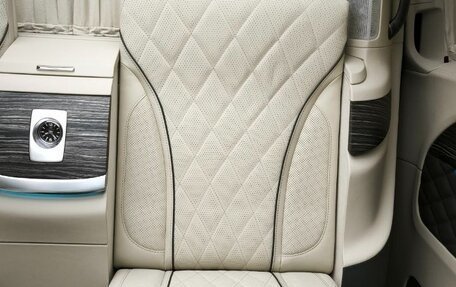 Mercedes-Benz V-Класс, 2023 год, 38 000 000 рублей, 26 фотография