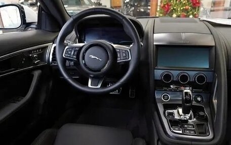 Jaguar F-Type I рестайлинг 2, 2024 год, 13 050 000 рублей, 12 фотография