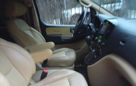 Hyundai Grand Starex Grand Starex I рестайлинг 2, 2015 год, 2 499 000 рублей, 4 фотография