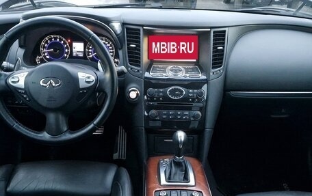 Infiniti QX70, 2015 год, 2 490 000 рублей, 5 фотография