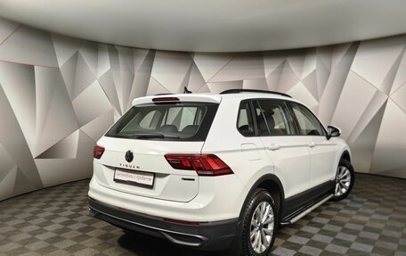 Volkswagen Tiguan II, 2021 год, 3 095 000 рублей, 2 фотография