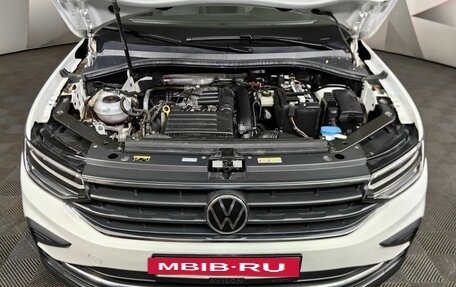 Volkswagen Tiguan II, 2021 год, 3 095 000 рублей, 11 фотография