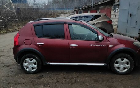 Renault Sandero I, 2013 год, 570 000 рублей, 2 фотография