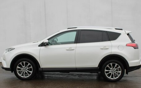 Toyota RAV4, 2017 год, 2 275 000 рублей, 5 фотография