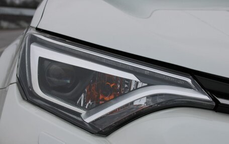 Toyota RAV4, 2017 год, 2 275 000 рублей, 24 фотография