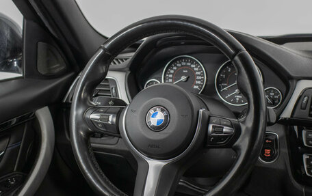 BMW 3 серия, 2018 год, 2 760 000 рублей, 15 фотография