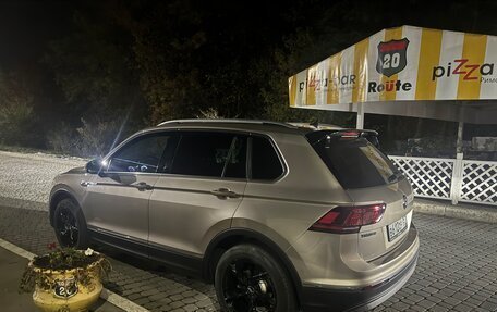 Volkswagen Tiguan II, 2017 год, 2 800 000 рублей, 3 фотография