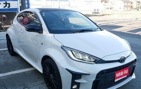 Toyota Yaris, 2021 год, 1 420 000 рублей, 1 фотография