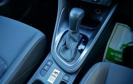 Toyota Yaris, 2021 год, 1 420 000 рублей, 7 фотография