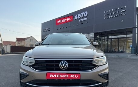 Volkswagen Tiguan II, 2021 год, 3 245 000 рублей, 1 фотография