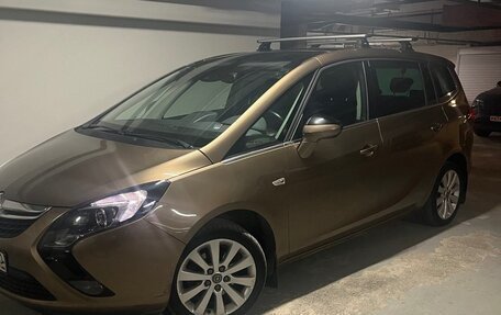 Opel Zafira C рестайлинг, 2014 год, 1 300 000 рублей, 2 фотография