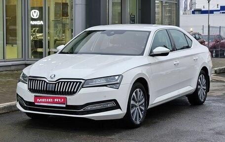 Skoda Superb III рестайлинг, 2021 год, 2 399 000 рублей, 4 фотография