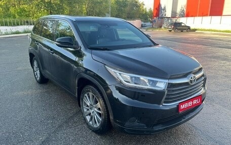 Toyota Highlander III, 2014 год, 2 000 000 рублей, 1 фотография