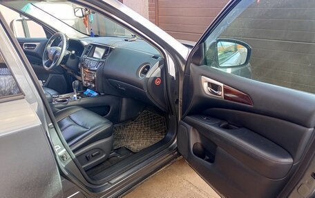 Nissan Pathfinder, 2015 год, 1 800 000 рублей, 12 фотография