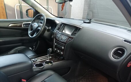 Nissan Pathfinder, 2015 год, 1 800 000 рублей, 14 фотография