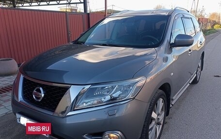 Nissan Pathfinder, 2015 год, 1 800 000 рублей, 10 фотография