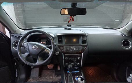 Nissan Pathfinder, 2015 год, 1 800 000 рублей, 20 фотография