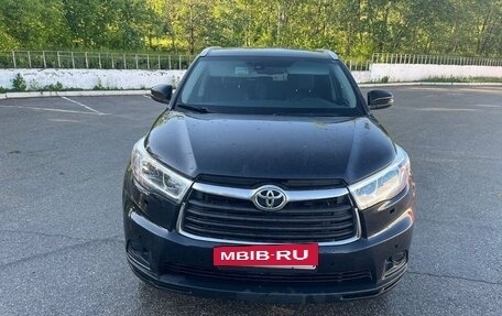 Toyota Highlander III, 2014 год, 2 000 000 рублей, 4 фотография