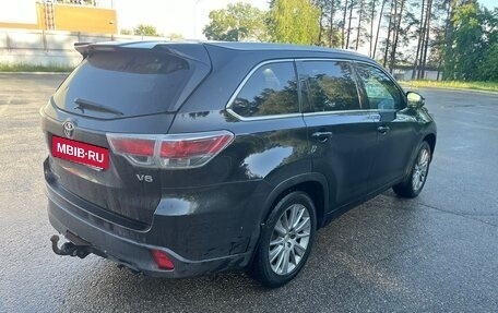 Toyota Highlander III, 2014 год, 2 000 000 рублей, 6 фотография