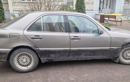 Mercedes-Benz C-Класс, 1994 год, 250 000 рублей, 4 фотография