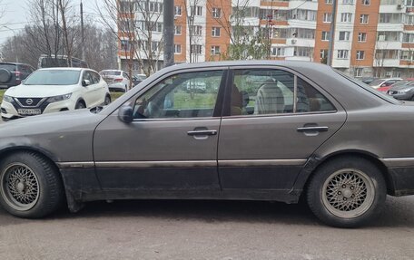 Mercedes-Benz C-Класс, 1994 год, 250 000 рублей, 3 фотография