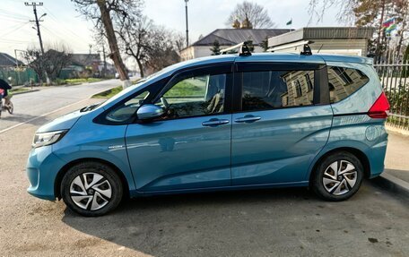 Honda Freed II, 2017 год, 1 410 000 рублей, 3 фотография