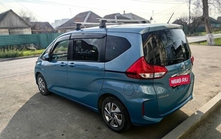 Honda Freed II, 2017 год, 1 410 000 рублей, 2 фотография