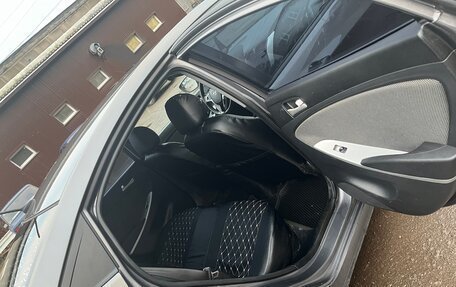 Hyundai Solaris II рестайлинг, 2011 год, 485 000 рублей, 3 фотография