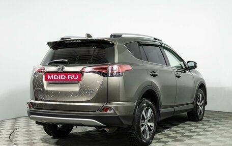 Toyota RAV4, 2018 год, 2 399 700 рублей, 5 фотография