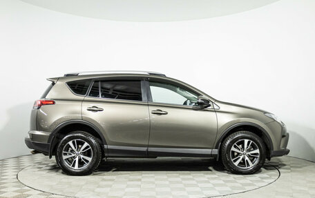 Toyota RAV4, 2018 год, 2 399 700 рублей, 4 фотография