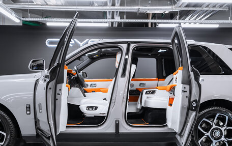 Rolls-Royce Cullinan, 2022 год, 44 500 000 рублей, 28 фотография