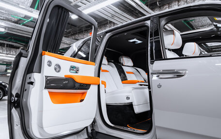 Rolls-Royce Cullinan, 2022 год, 44 500 000 рублей, 29 фотография