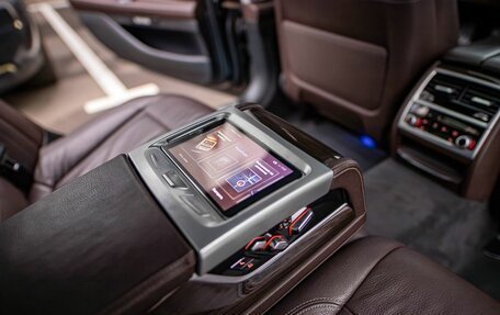 BMW 7 серия, 2017 год, 2 775 000 рублей, 15 фотография